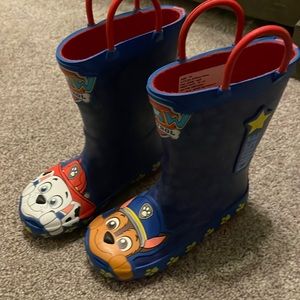 Paw patrol rain boots size 7/8